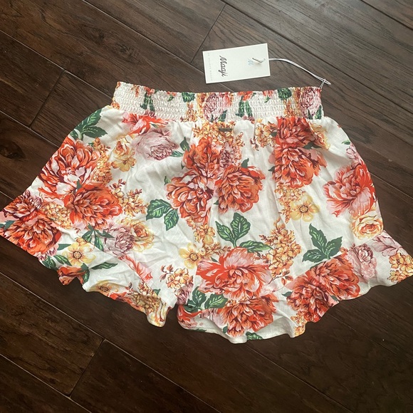 NWT Maaji floral ruffle shorts, size M - Picture 2 of 5